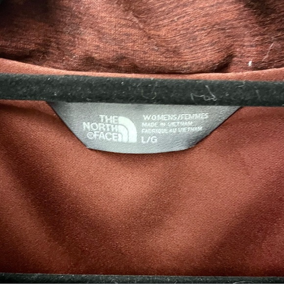 The North Face Women’s Puff Vest - Picture 3 of 11